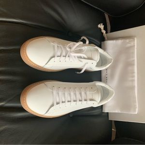 Oliver Cabell white gum low 1